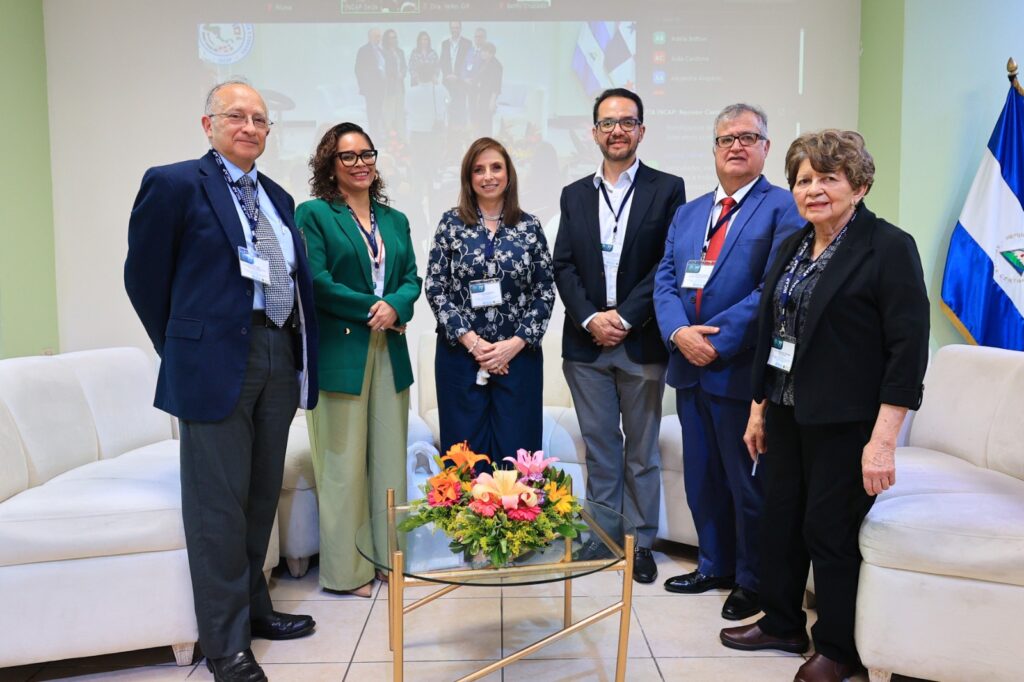 Participantes del Simposio I sobre fortificación de alimentos durante la reunión científica del INCAP en Guatemala.